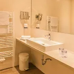 布格斯塔勒法米丽恩谷特酒店 酒店