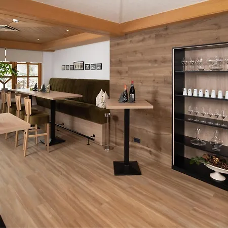 Отель Familiengut Burgstaller