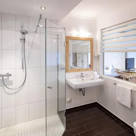 Hotel Familiengut Burgstaller Döbriach