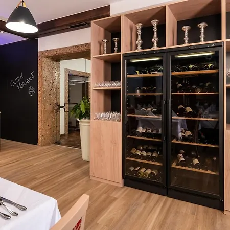 Отель Familiengut Burgstaller