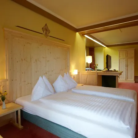 Familiengut Burgstaller Отель 4*