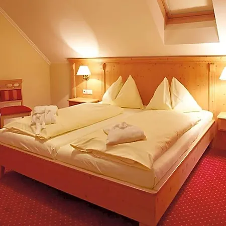 Familiengut Burgstaller Hotel 4*