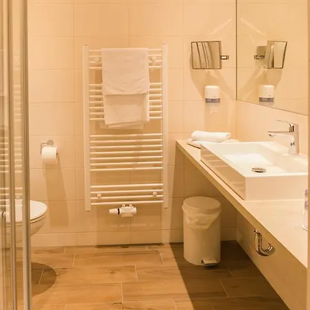 מלון Familiengut Burgstaller 4*